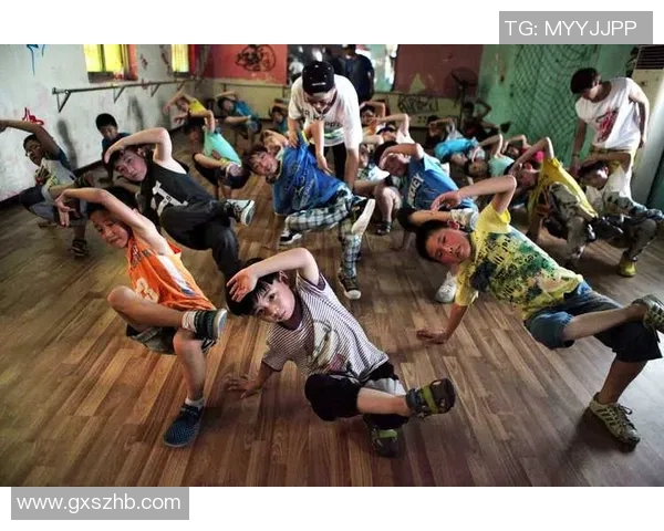 武汉街舞队的蜕变之旅：从街头文化到专业舞台的成长故事