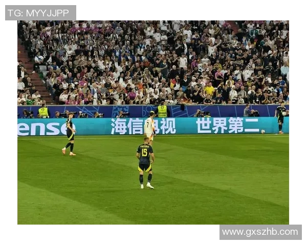 蓝白色国旗下的足球明星们如何在绿茵场上书写传奇与荣耀 蓝白色国旗下的足球明星们如何在绿茵场上书写传奇与荣耀