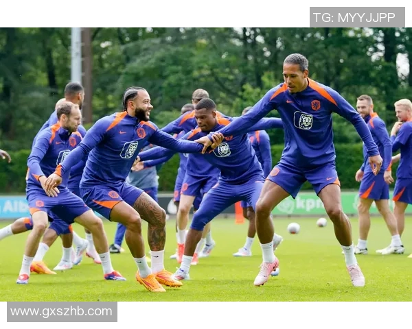 足球明星激战绿茵场瞬间定格精彩瞬间展现运动魅力与团队精神 足球明星激战绿茵场瞬间定格精彩瞬间展现运动魅力与团队精神