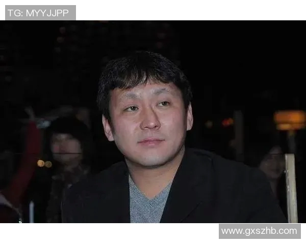 足球明星的华人女友身份揭秘她的背景与故事引发关注 足球明星的华人女友身份揭秘她的背景与故事引发关注